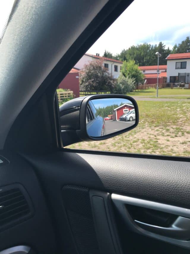 Volvo Car Rear View Window Reflection